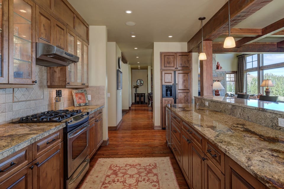 Full kitchen that opens to the dining room.