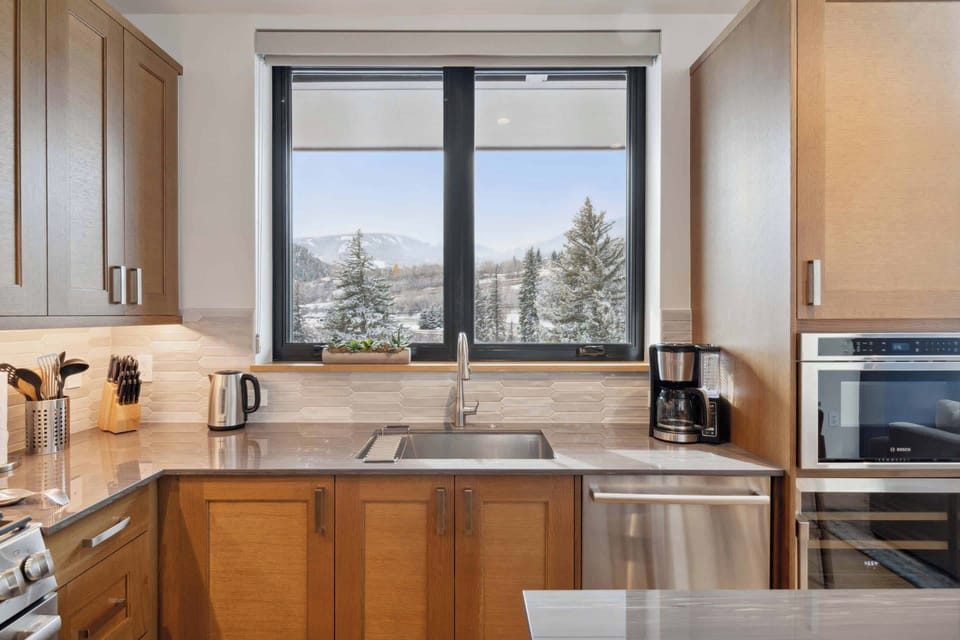 riverfrontlodge-308-1603_54128864186_o