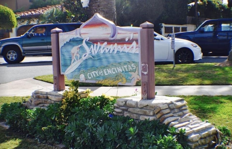 10 Minute Walk to Swamis