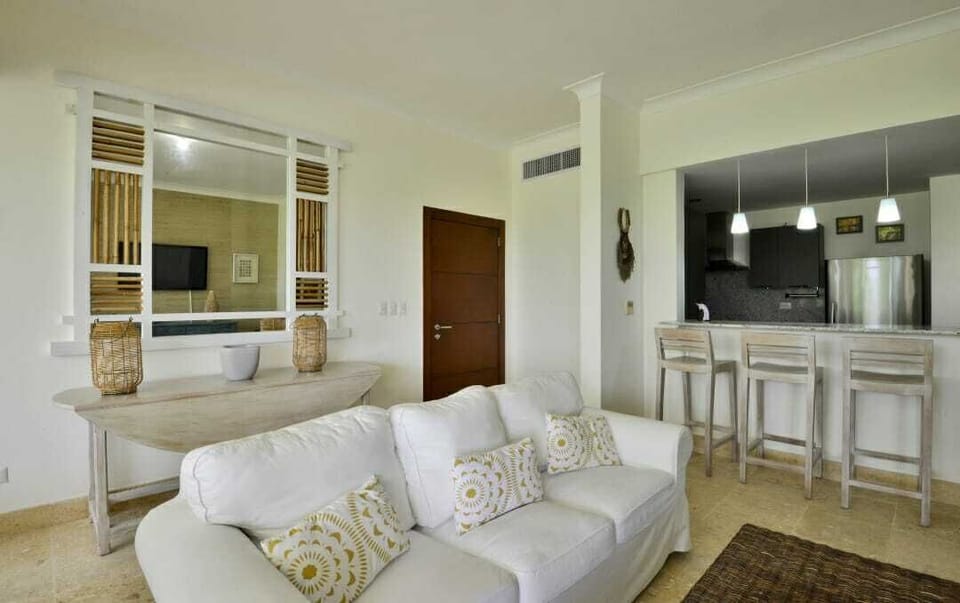 Spacious and fully-equiped apartment with golf view in exclusive beach resort (2765)