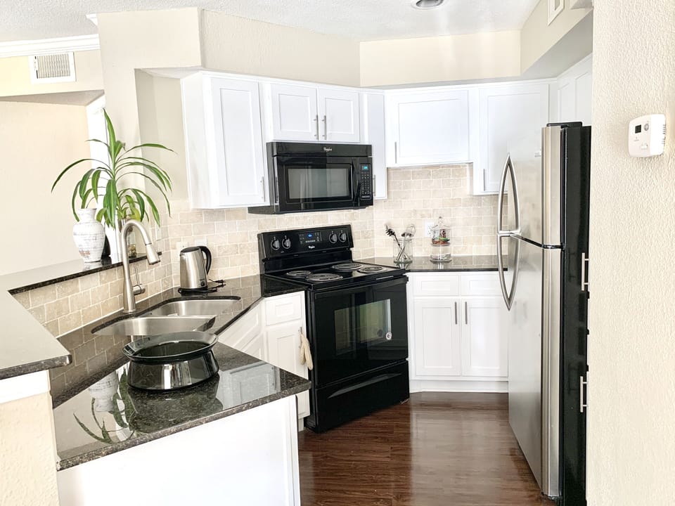 Fully furnished kitchen