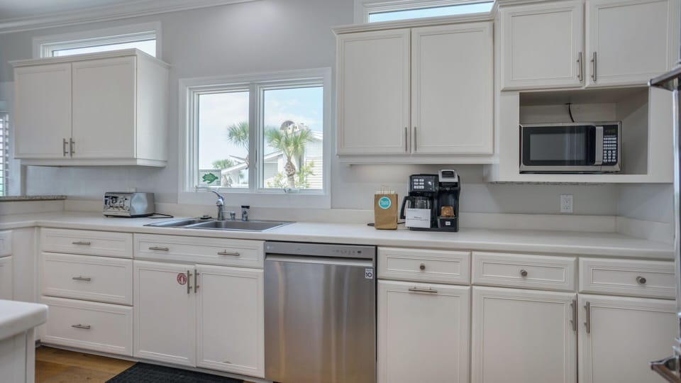 Perfect for everything from quick breakfasts before the beach to family dinners after a day of island adventures