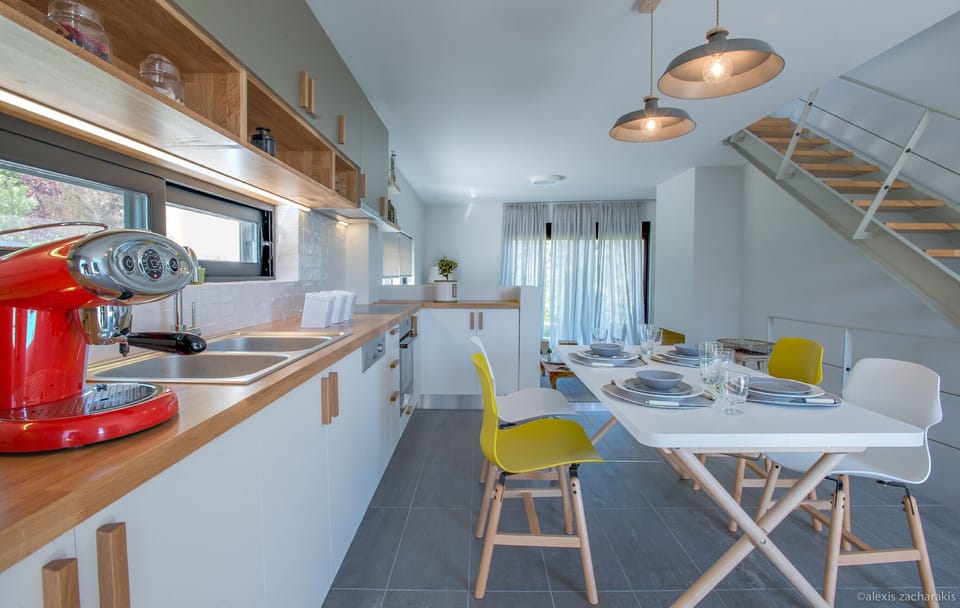 Kitchen & Dinning