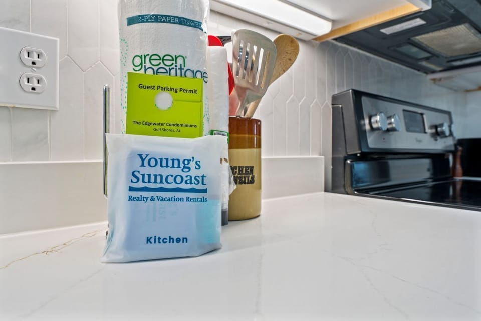 Edgewater 41 Kitchen Amenity Package