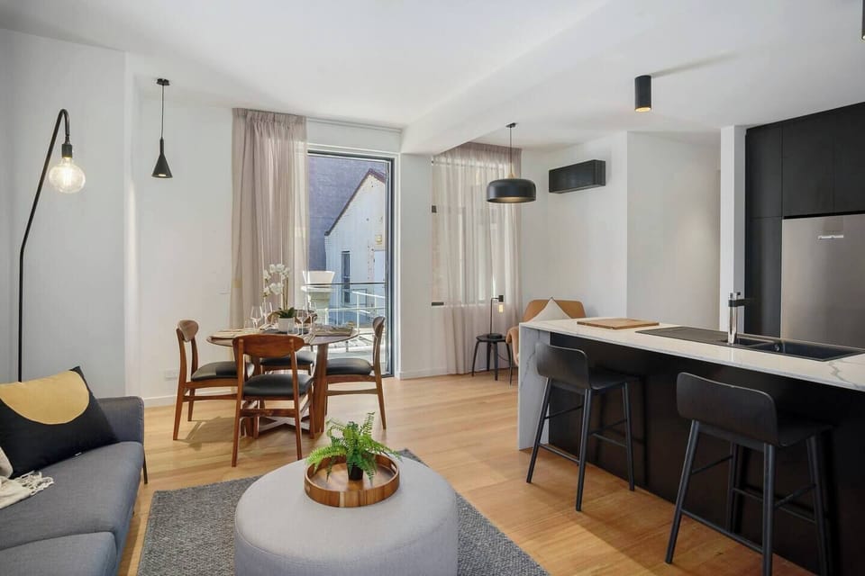  Share a meal around the dining table or take things slow up at the breakfast bar.
