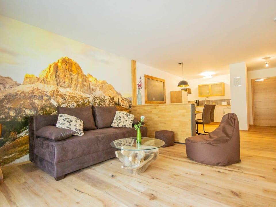 Wood, Brown, Interior Design, Room, Floor, Flooring, Living Room, Wall, Home, Furniture