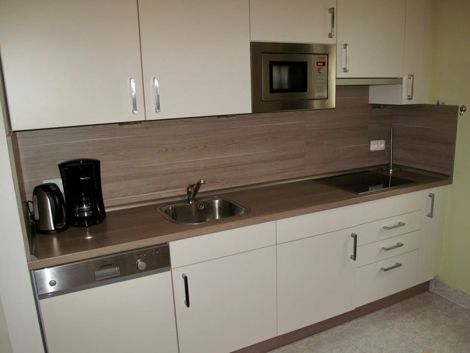 Countertop, Cabinetry, Kitchen, Property, Room, Furniture, Sink, Cupboard, Drawer, Interior Design