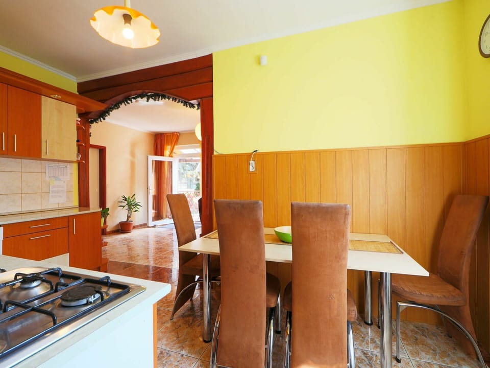 Room, Property, Furniture, Building, Interior Design, Real Estate, Ceiling, Yellow, House, Dining Room