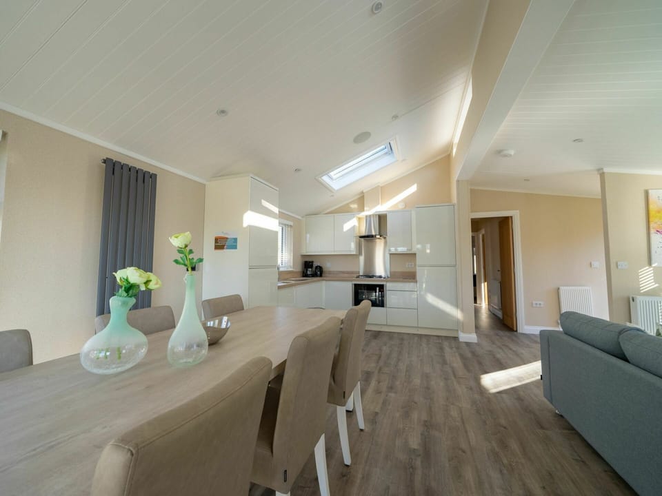 Property, Room, Interior Design, Building, Floor, Furniture, Ceiling, House, Wood Flooring, Architecture