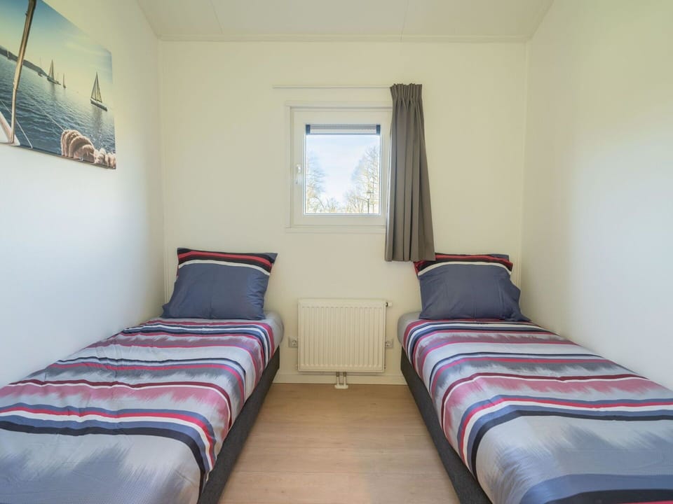 Furniture, Property, Building, Comfort, Wood, Textile, Interior Design, Bed, Floor