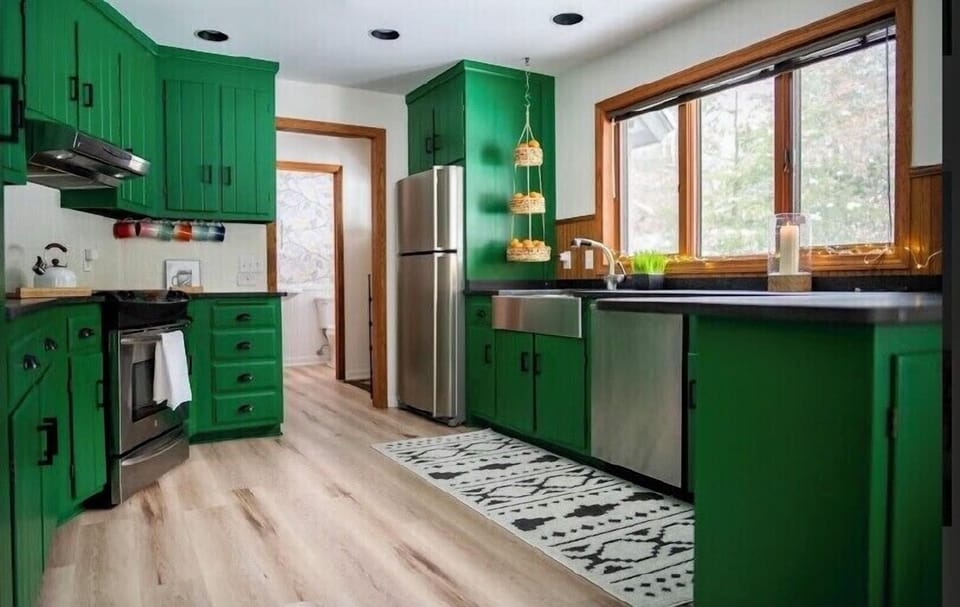 Enjoy cooking in the fully equipped kitchen or the charming local restaurants 