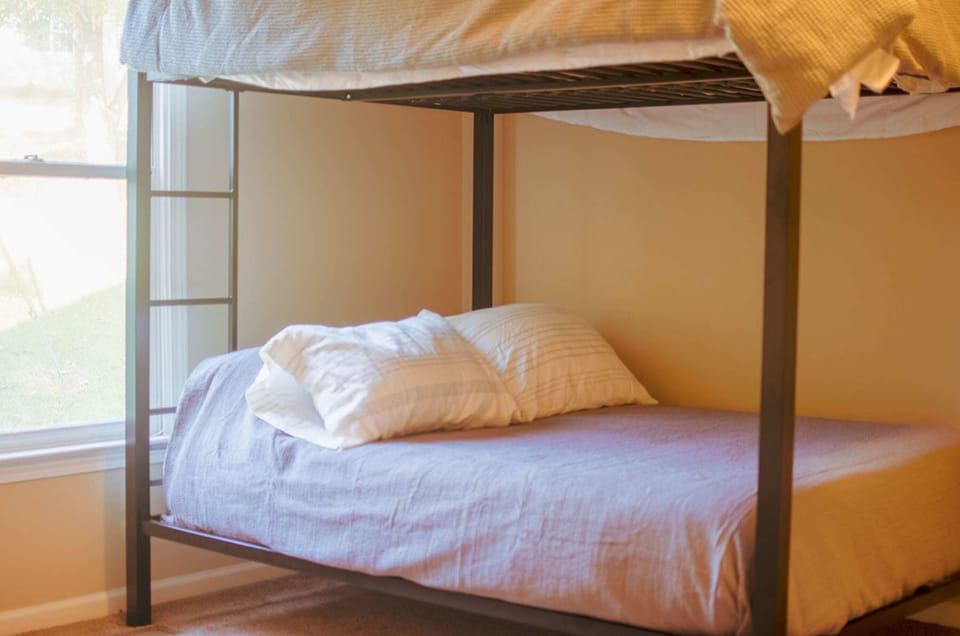 Guest bedroom 2 w full over full bunk beds