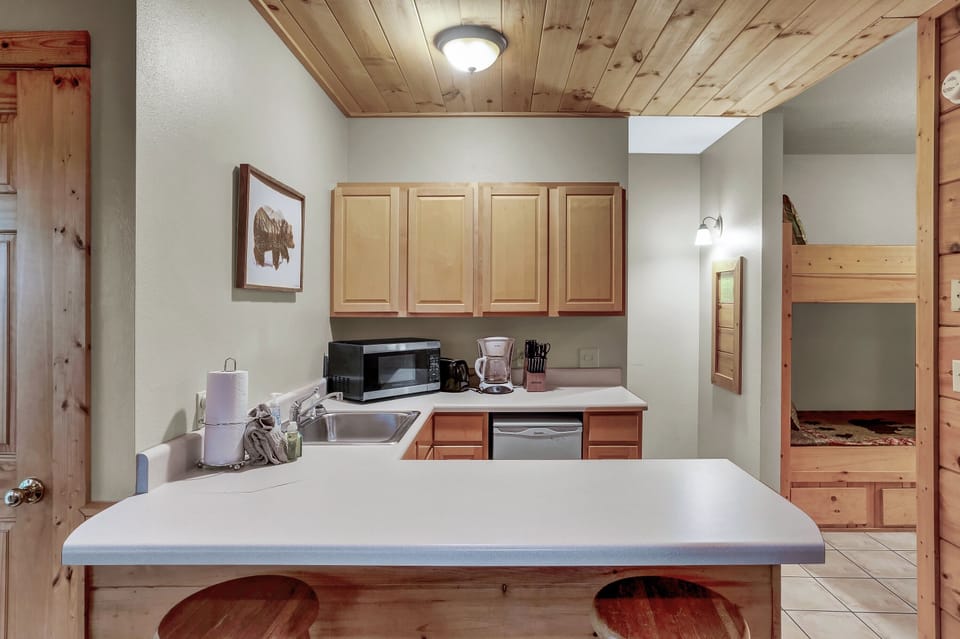 Downstairs kitchenette 