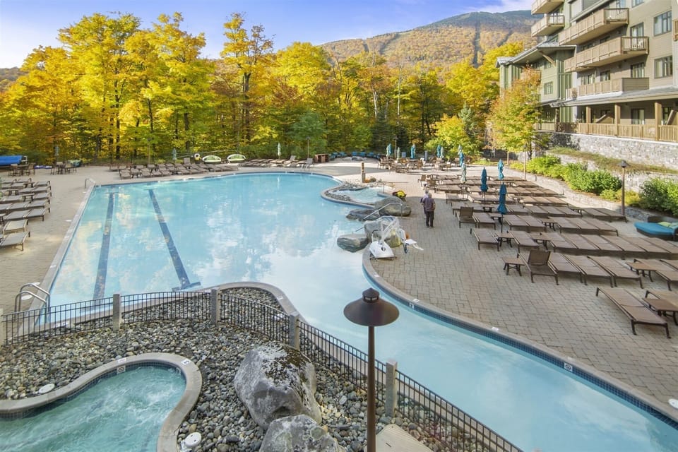 Swim In/Out Pool!