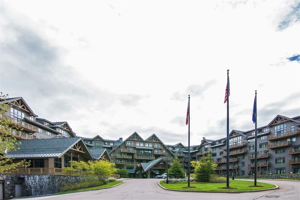 The entrance to the Lodge and valet parking