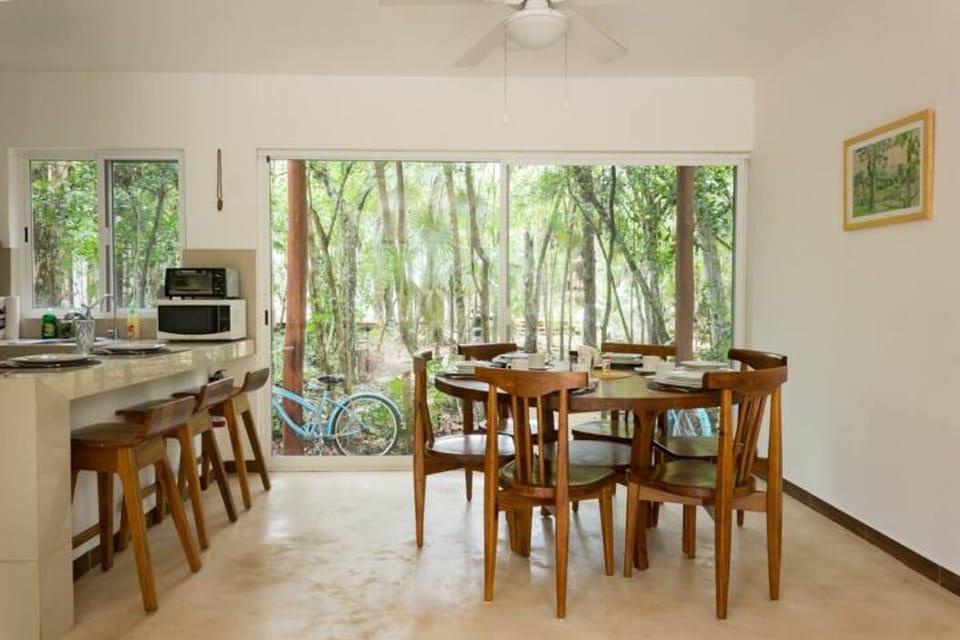 Casa Muuch Dinning area.