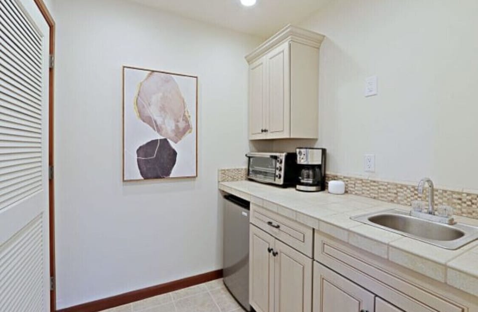 Casita kitchenette