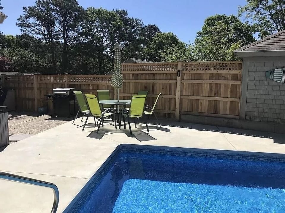 Plenty of space for outdoor dining
