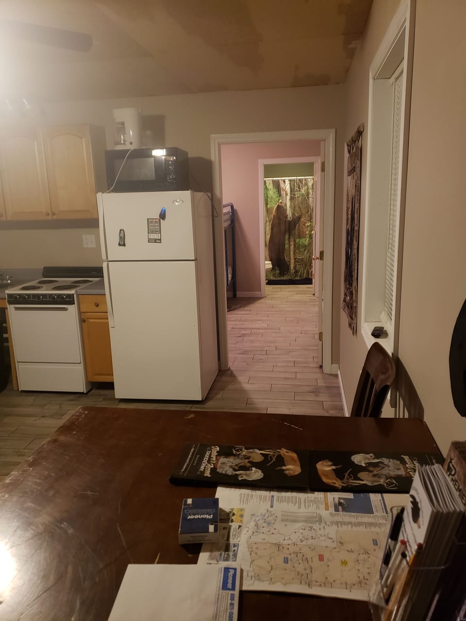 Table and Kitchen