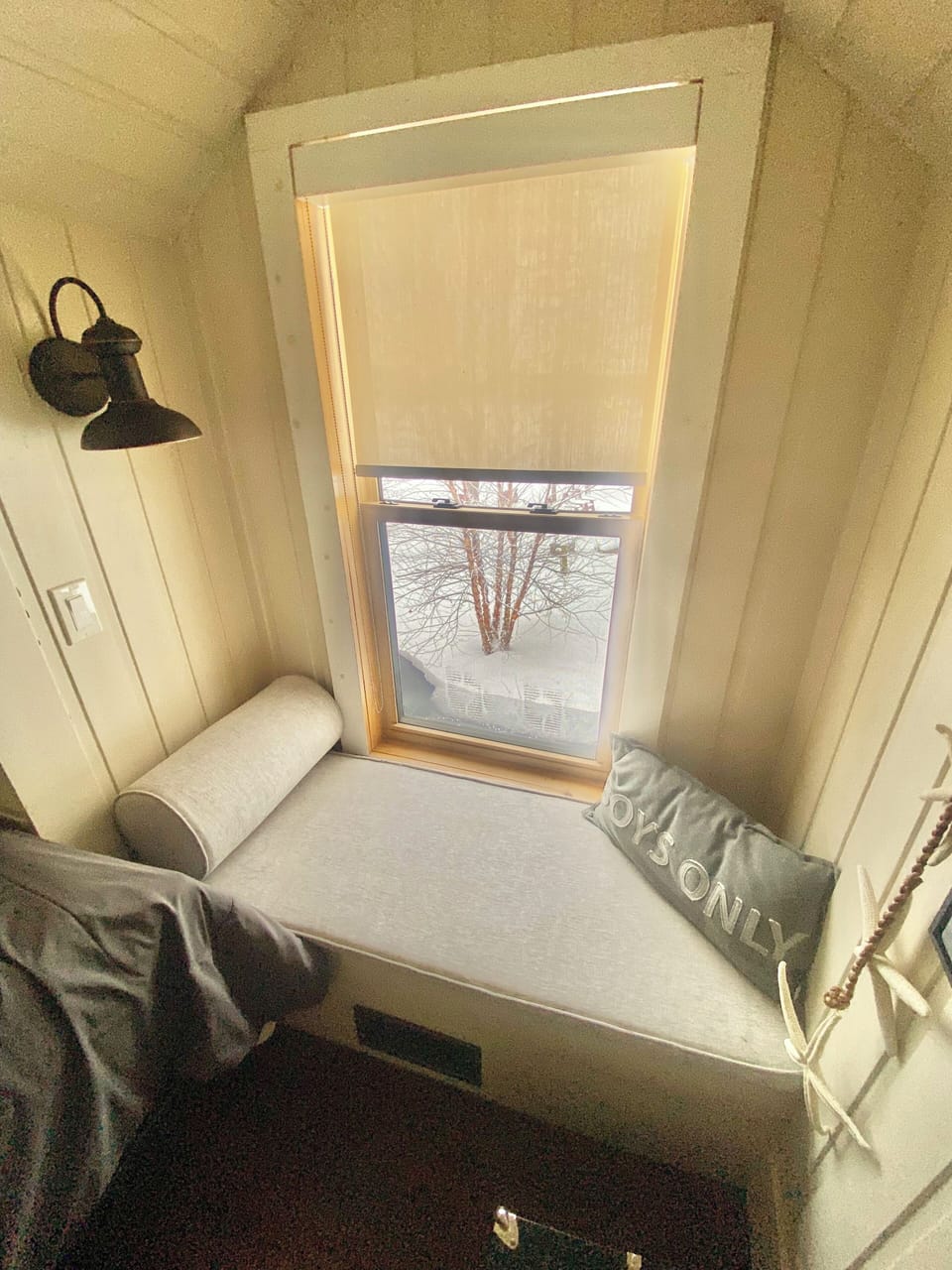 reading nook second level twin room