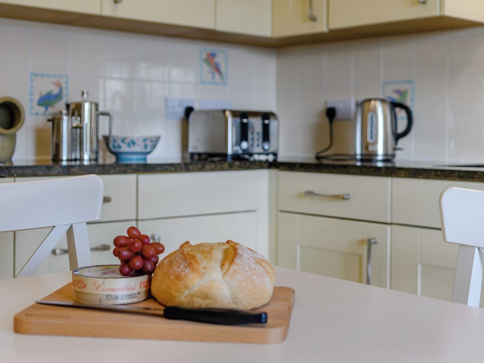 Kitchen/diner | Coach House Cottage, Wotton-under-Edge 