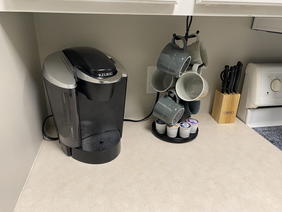 Keurig coffee maker (newly replaced w/full pot & single cup maker options)