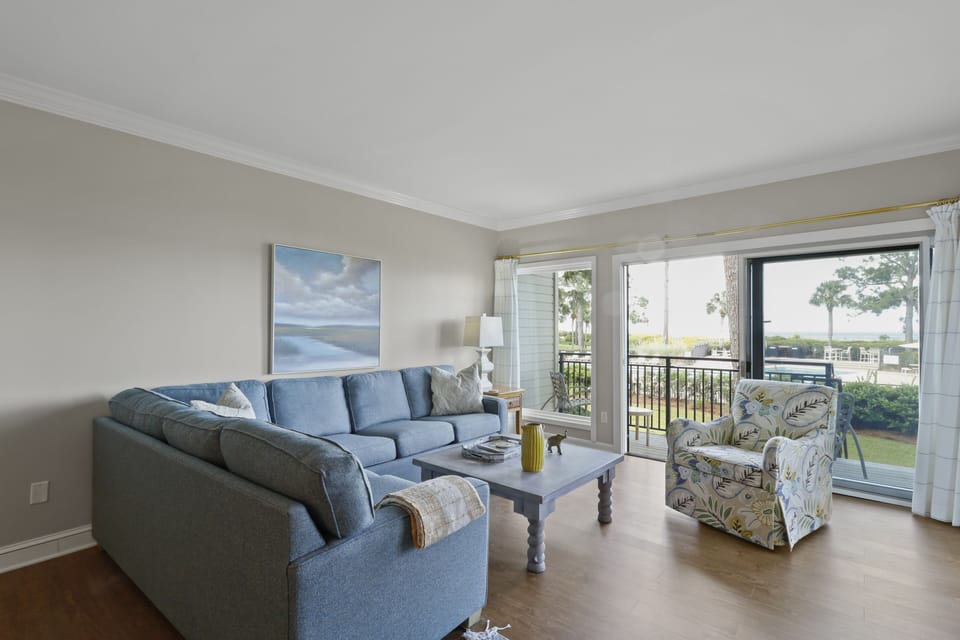 Living Room | 1866 Beachside Tennis - Living Room | 1866 Beachside Tennis