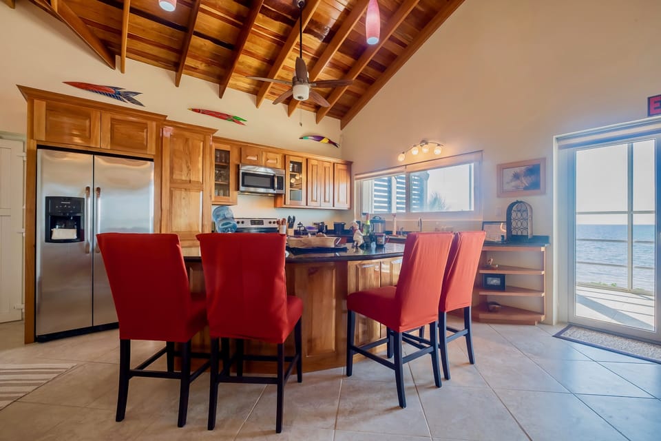 Fully equipped kitchen has everything you need plus counter seating
