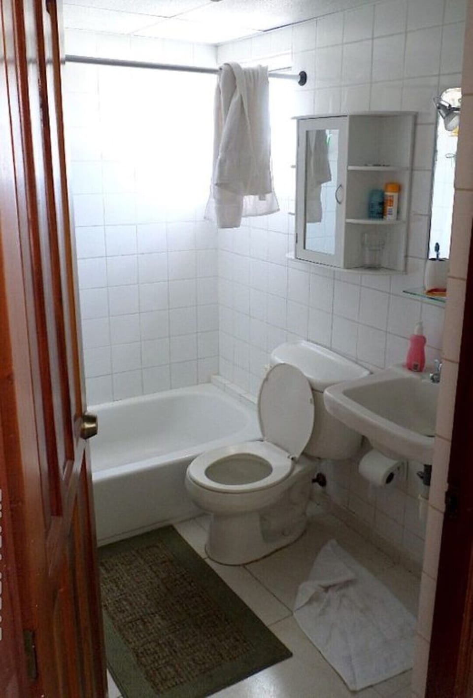 Full Bathroom