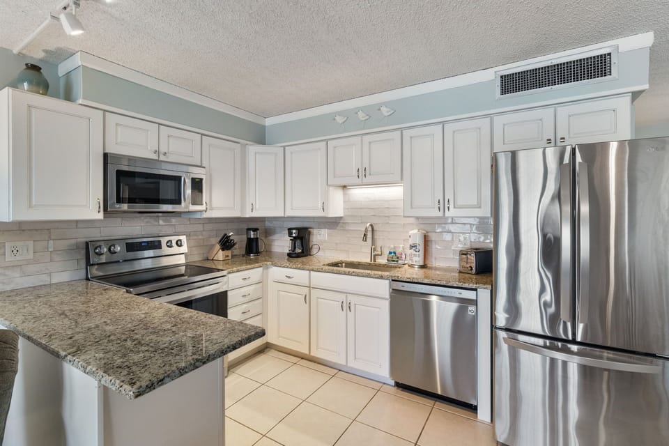 Kitchen is fully stocked (just bring food!)