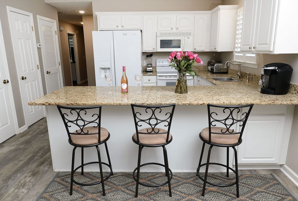 Breakfast Bar seating for 3