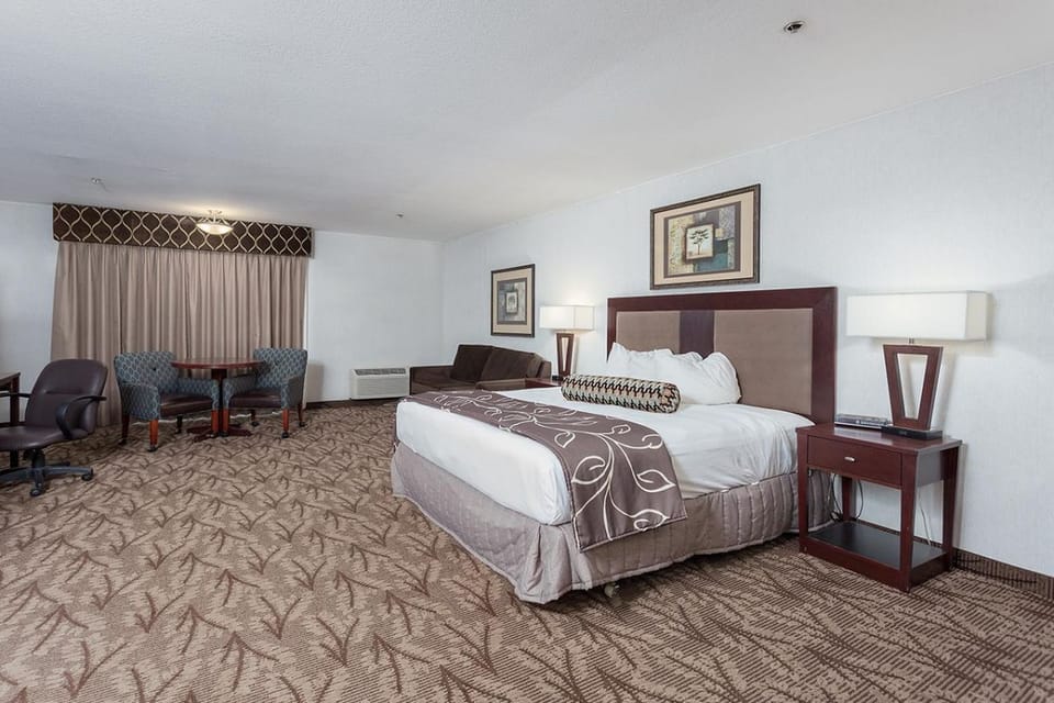 Home away from home, spend the unforgettable moments with your loved ones! 