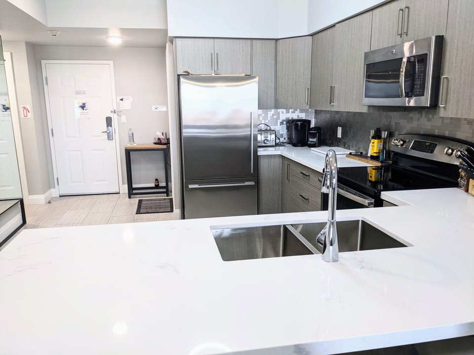 Full kitchen with quartz countertops 