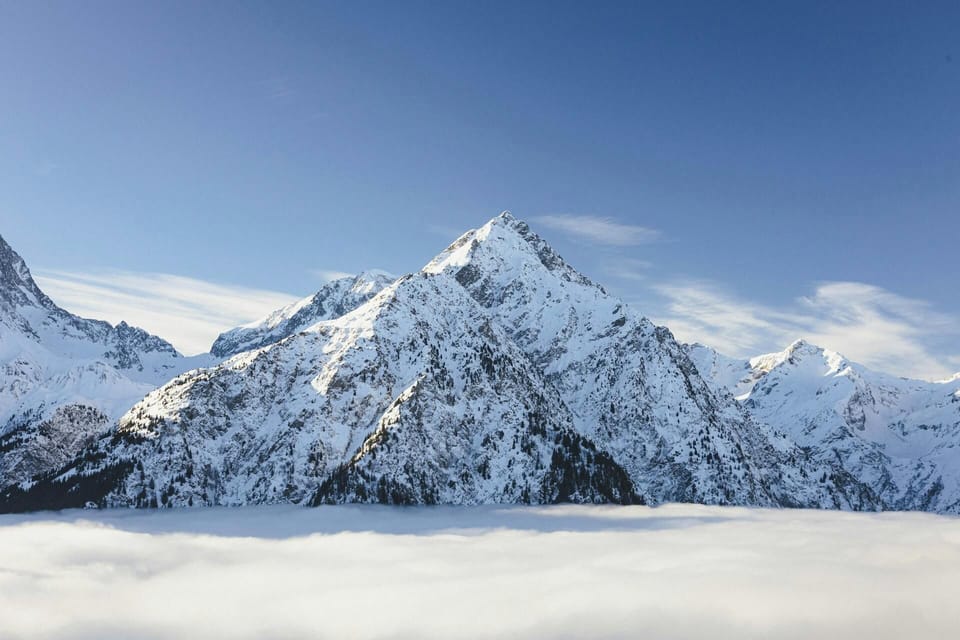 Breathtaking alpine scenery awaits—start your ski day with unbeatable views and easy access to the slopes.