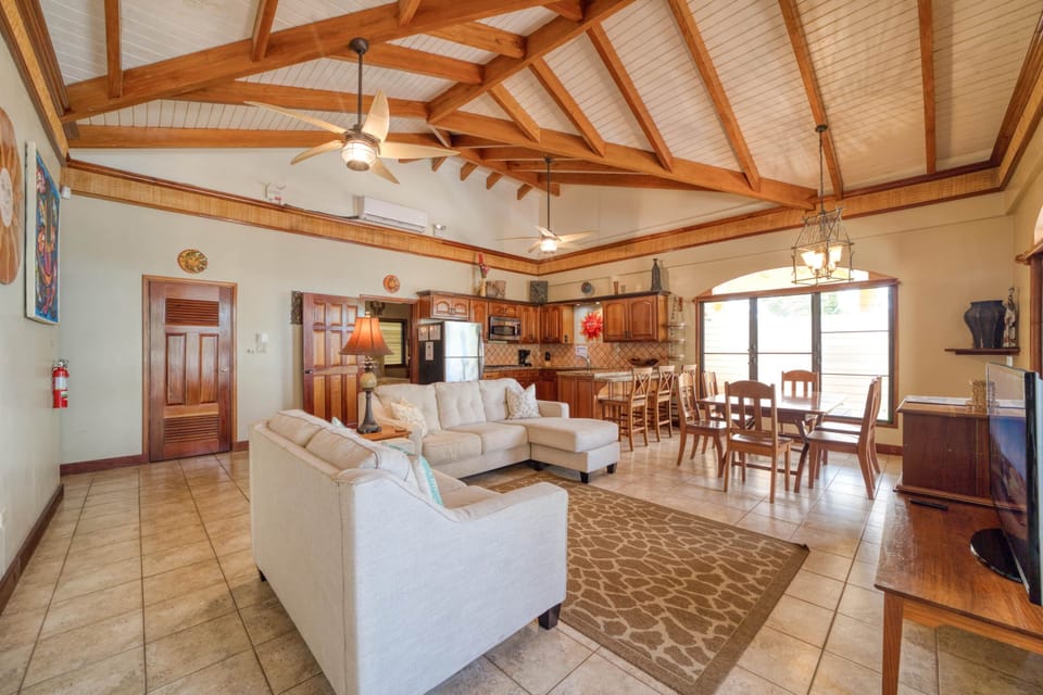 Main Living Room (2)