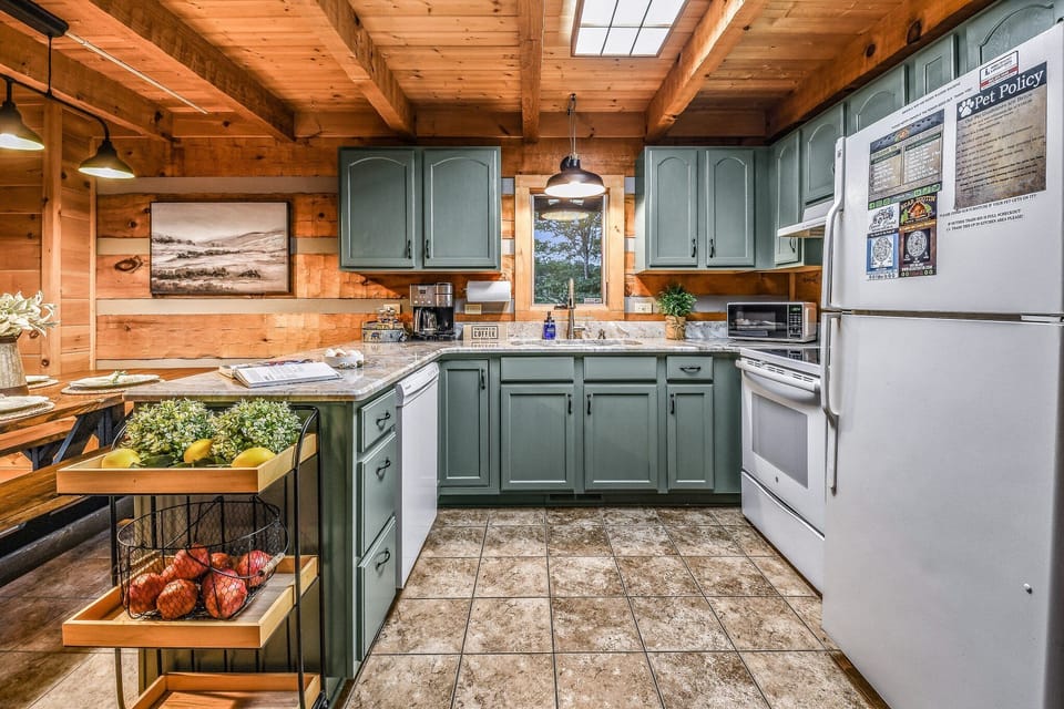 Stocked with all the essentials needed to whip up a mountain breakfast or a full family dinner.