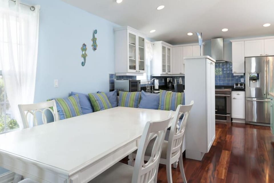 dining area 2nd floor