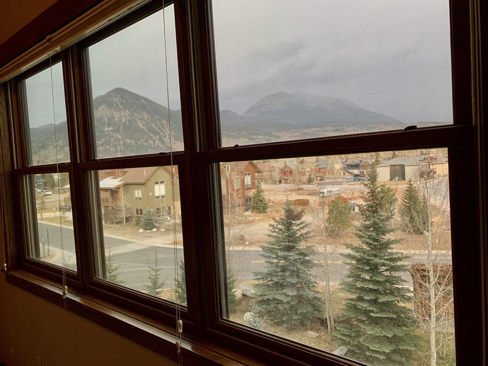 Mountain and Lake views!