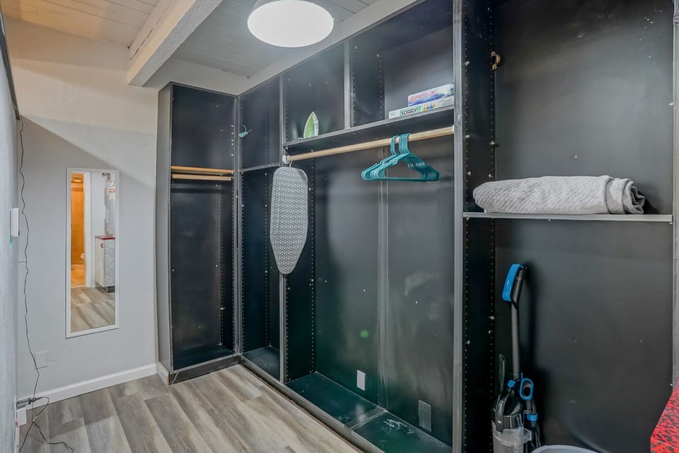 Large closet in master