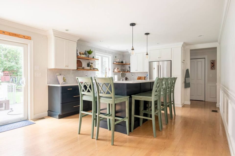 Kitchen with seating for 6