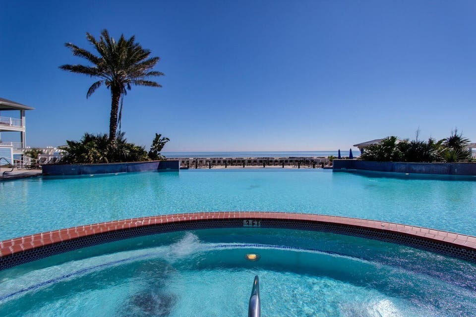 Infinity Pool and Hot Tub