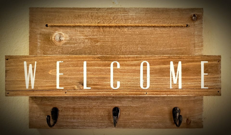 Welcome to Pointe West - Sandy Toes!