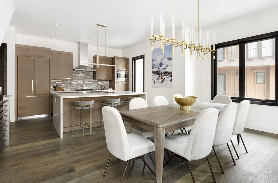 Great space for socializing - dining and kitchen areas adjacent.