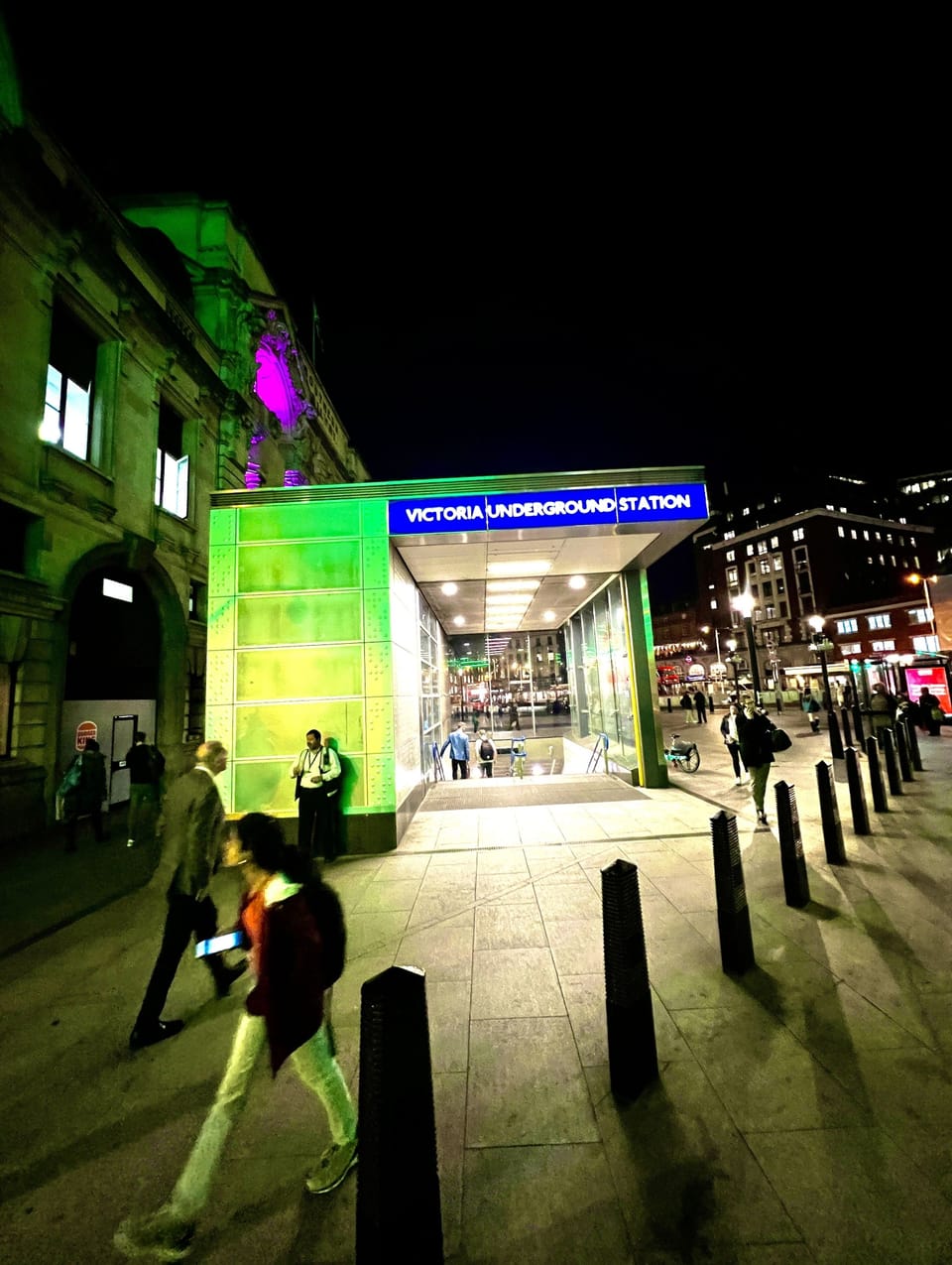 You are just 10 minutes walk from London Victoria, Central Londons transport hub