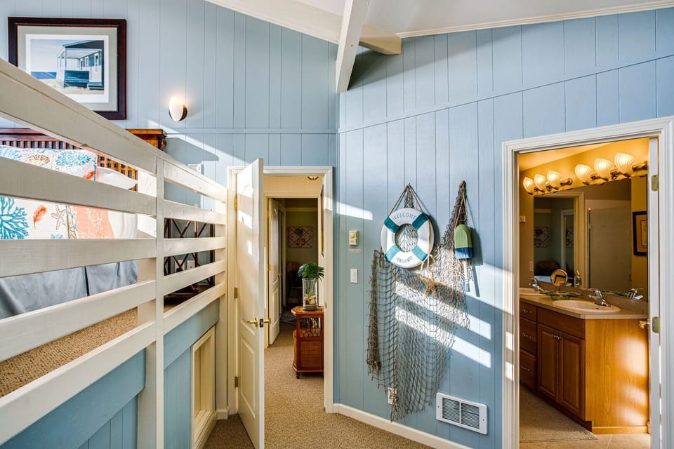 Lovely beach house decor for your coast vacation!