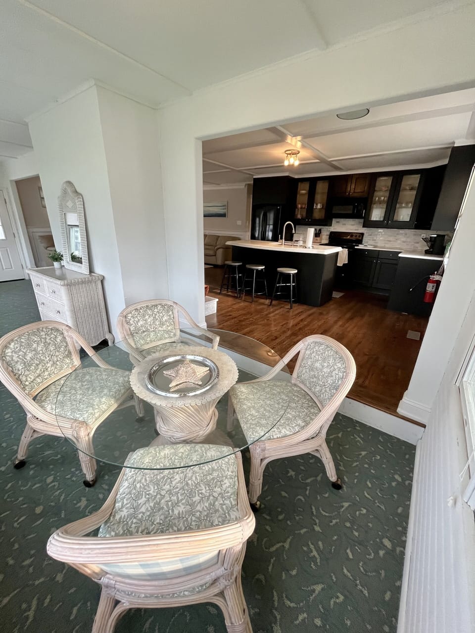 Kitchen Table & Chairs