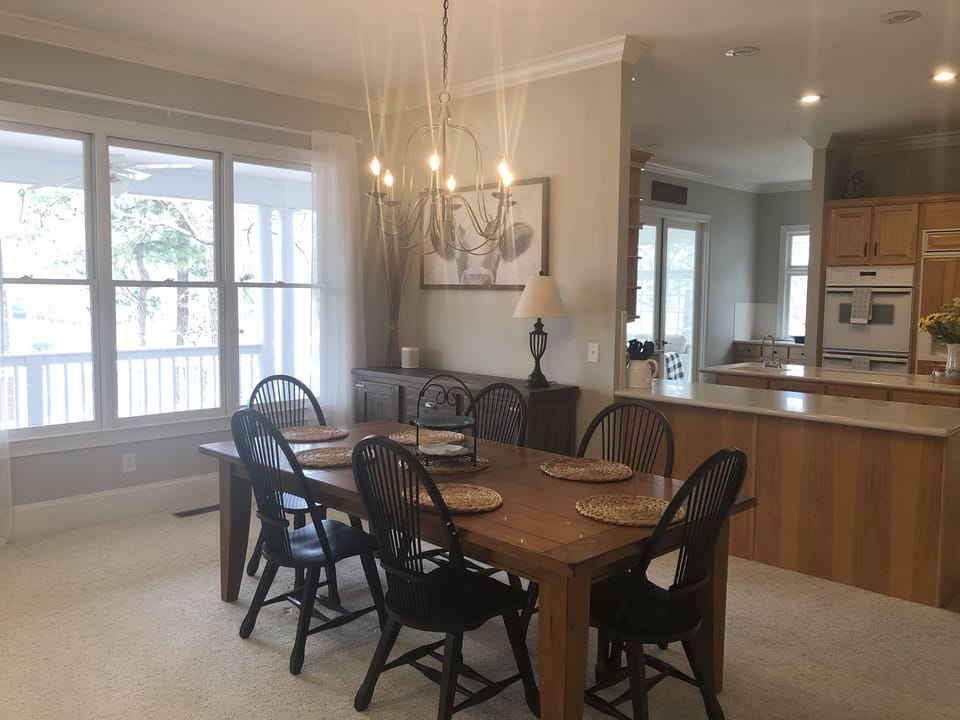 Dining off kitchen and kitchen area