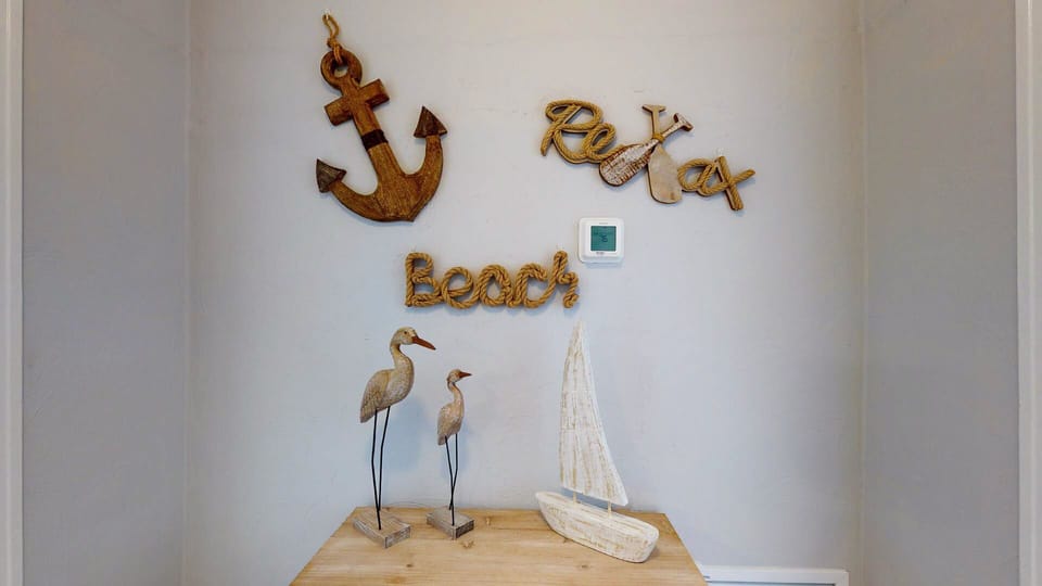 Starfish Cove B by AMI Locals