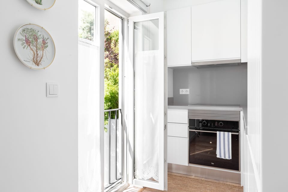 Equipped Kitchen | Brand new appliances and kitchen ware