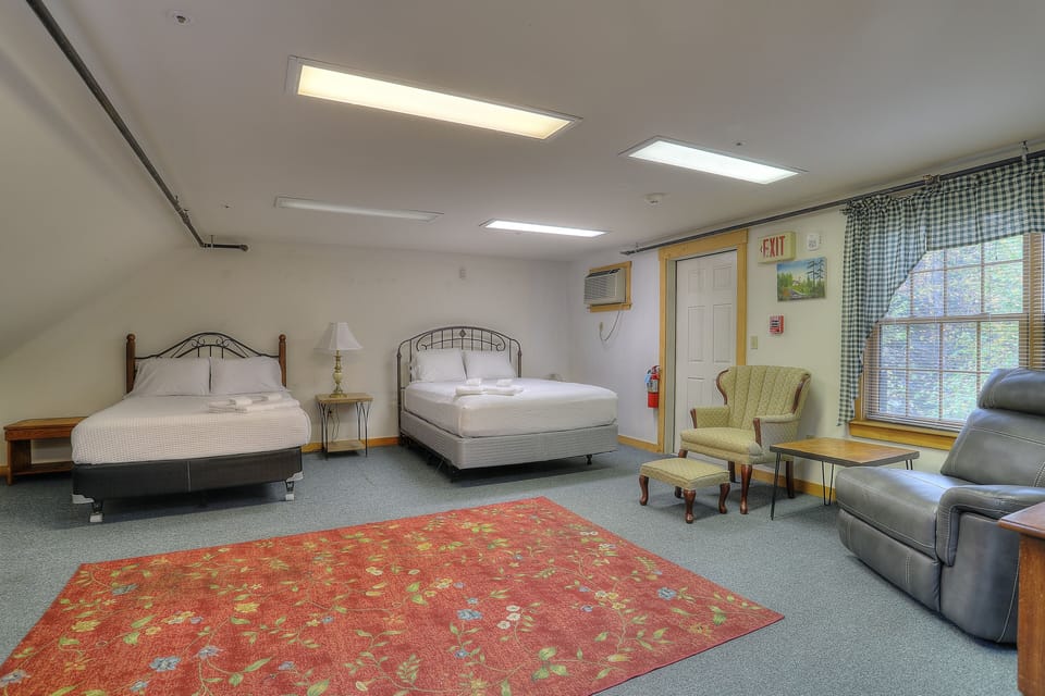 Bedroom #2 - 2 Double + 1 Twin